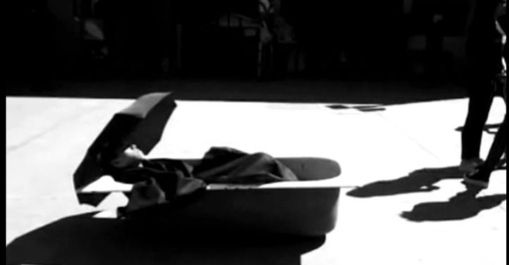 funeral surrealista